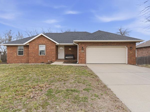 1135 W Broad Street, Republic, MO 65738