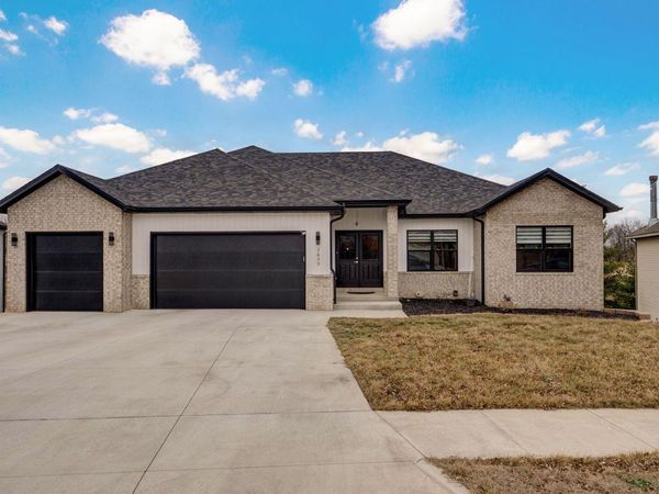 3630 N Thistlewood Court , Springfield, MO 65803