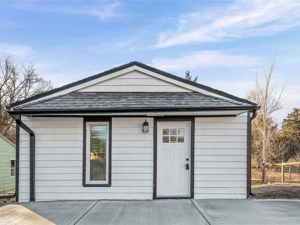 1128 Quincy Street, Leavenworth, KS 66048