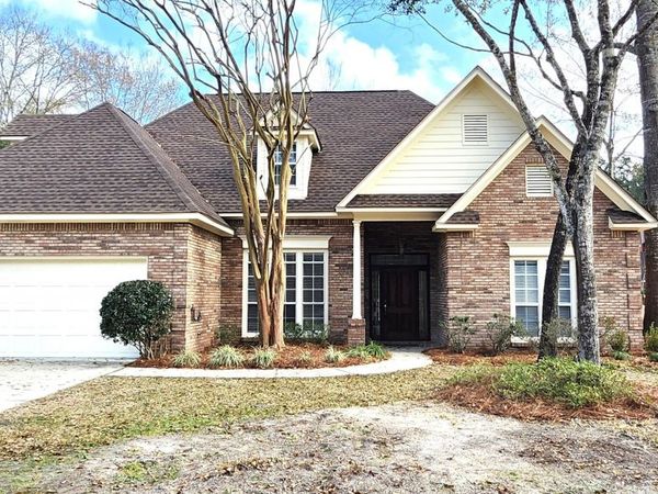 3829 Versailles Court, Ocean Springs, MS 39564