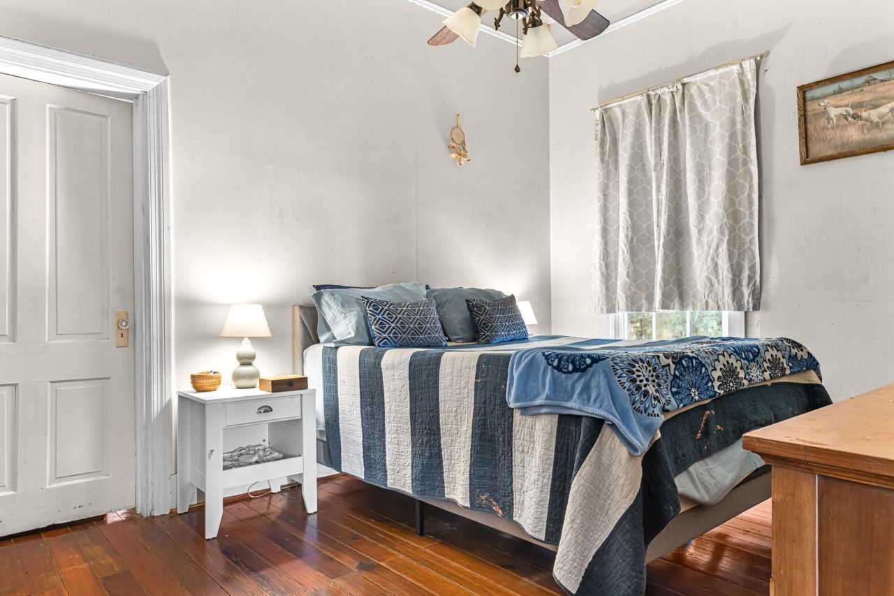 216 Sumter Street Photo 14