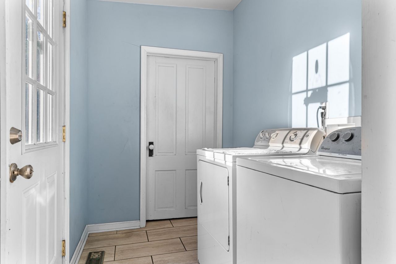 216 Sumter Street Photo 15