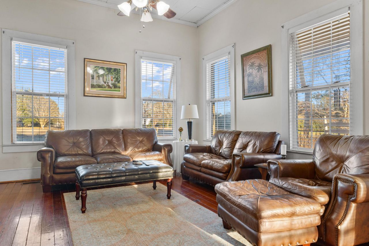 216 Sumter Street Photo 7