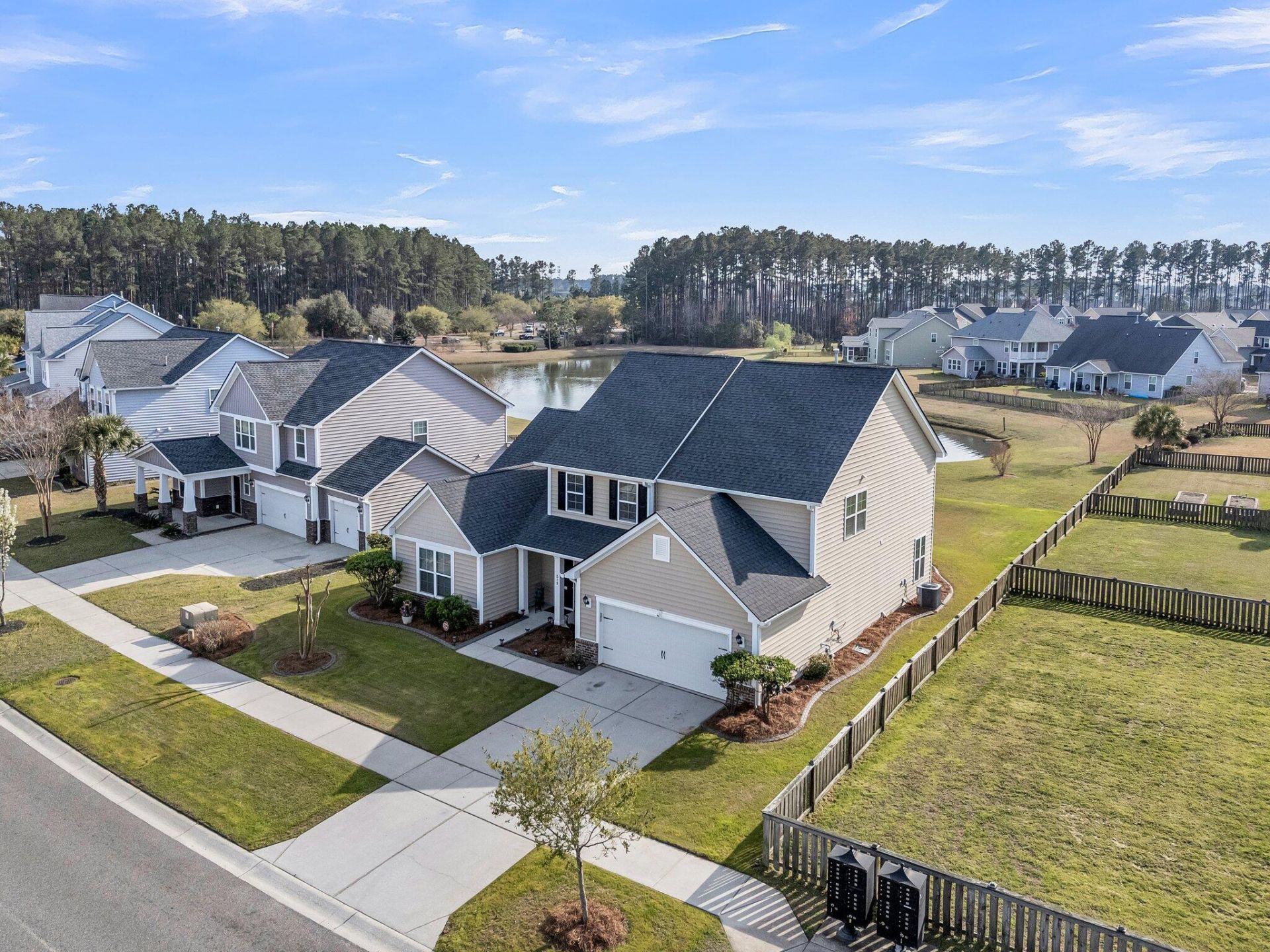 219 Daybreak Boulevard Photo 1