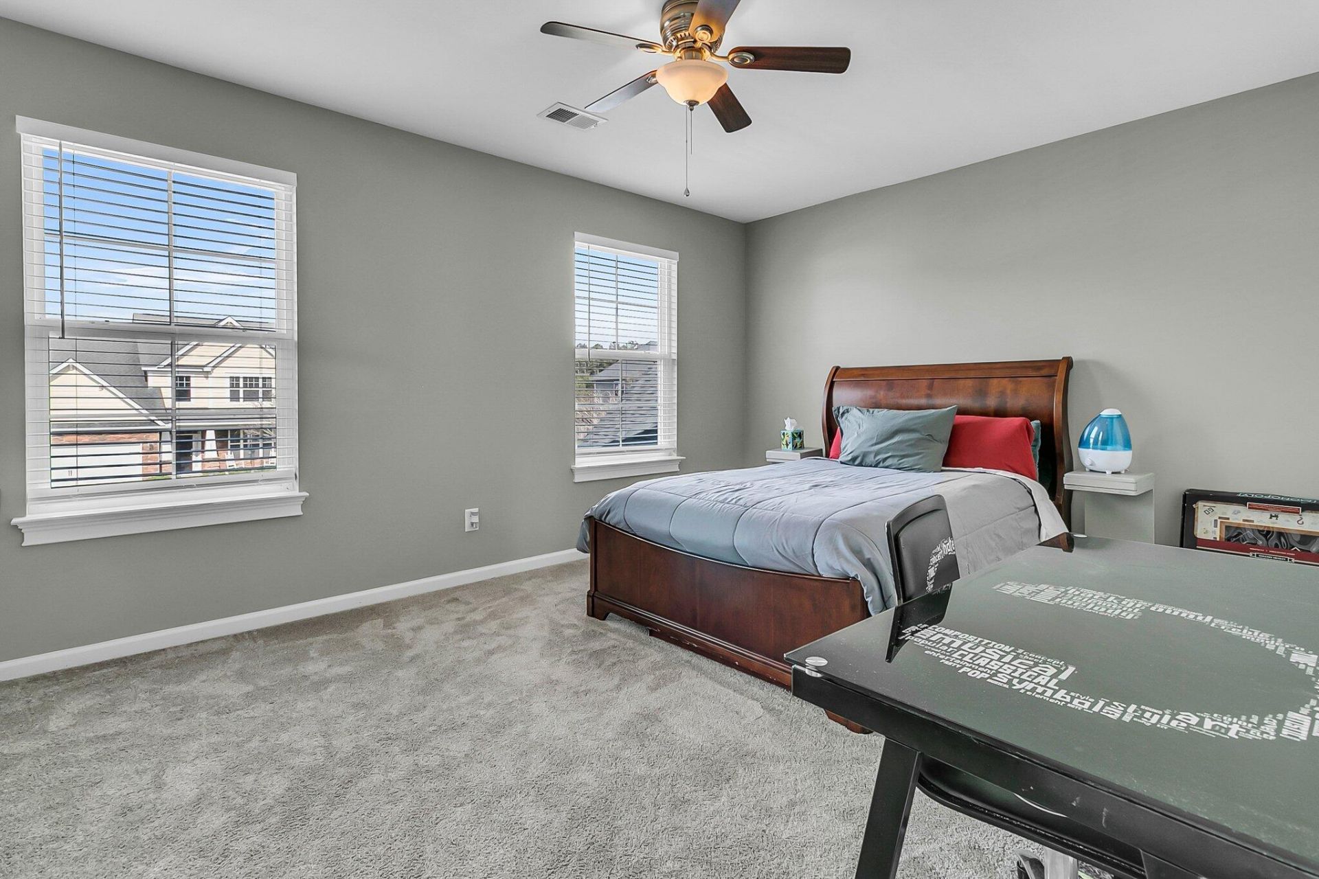 219 Daybreak Boulevard Photo 32