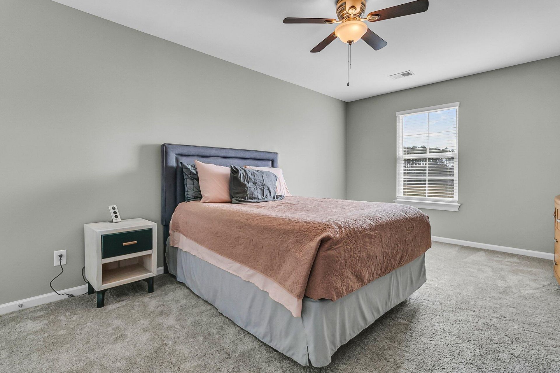 219 Daybreak Boulevard Photo 36