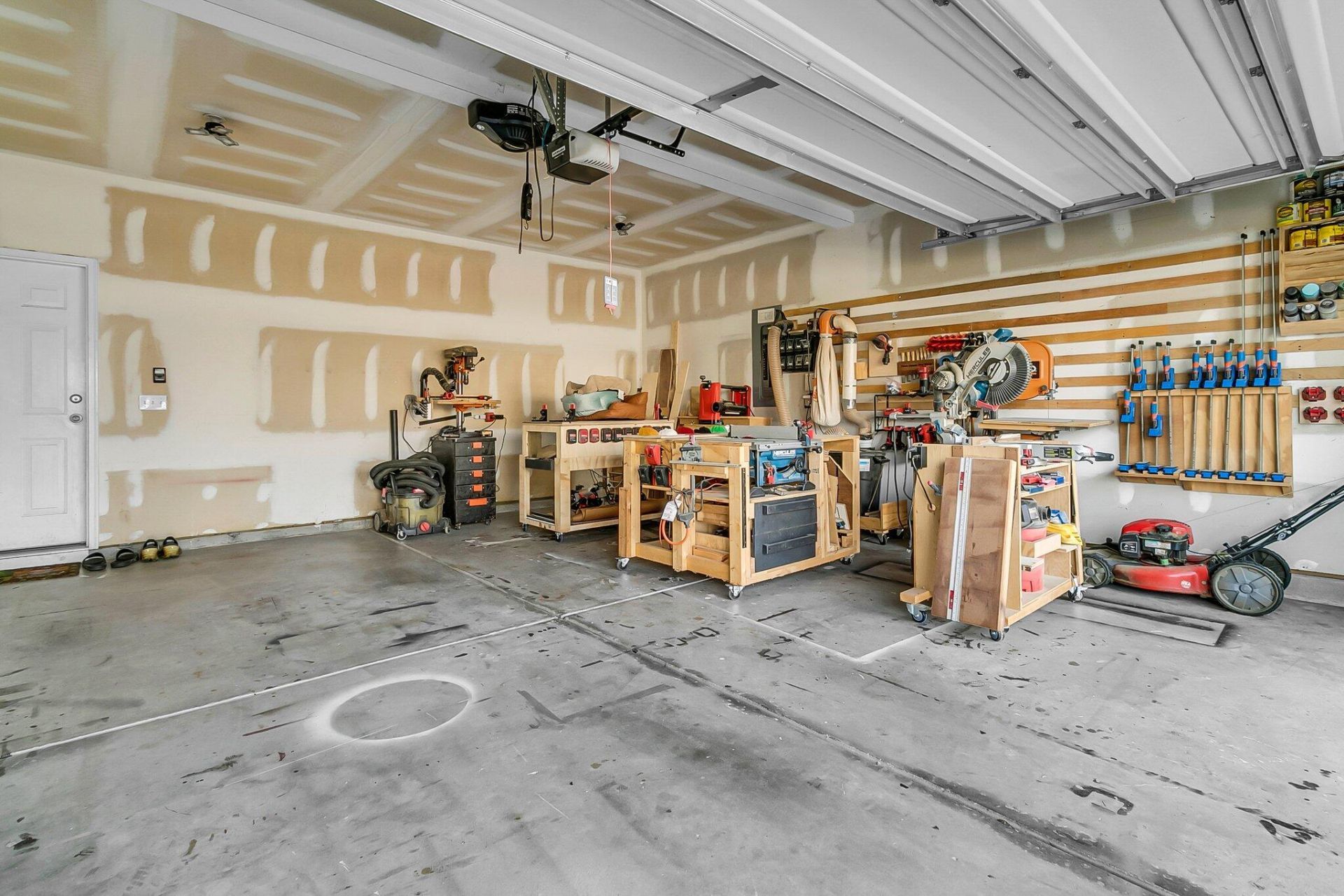 219 Daybreak Boulevard Photo 38