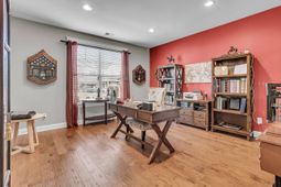 219 Daybreak Boulevard photo 4