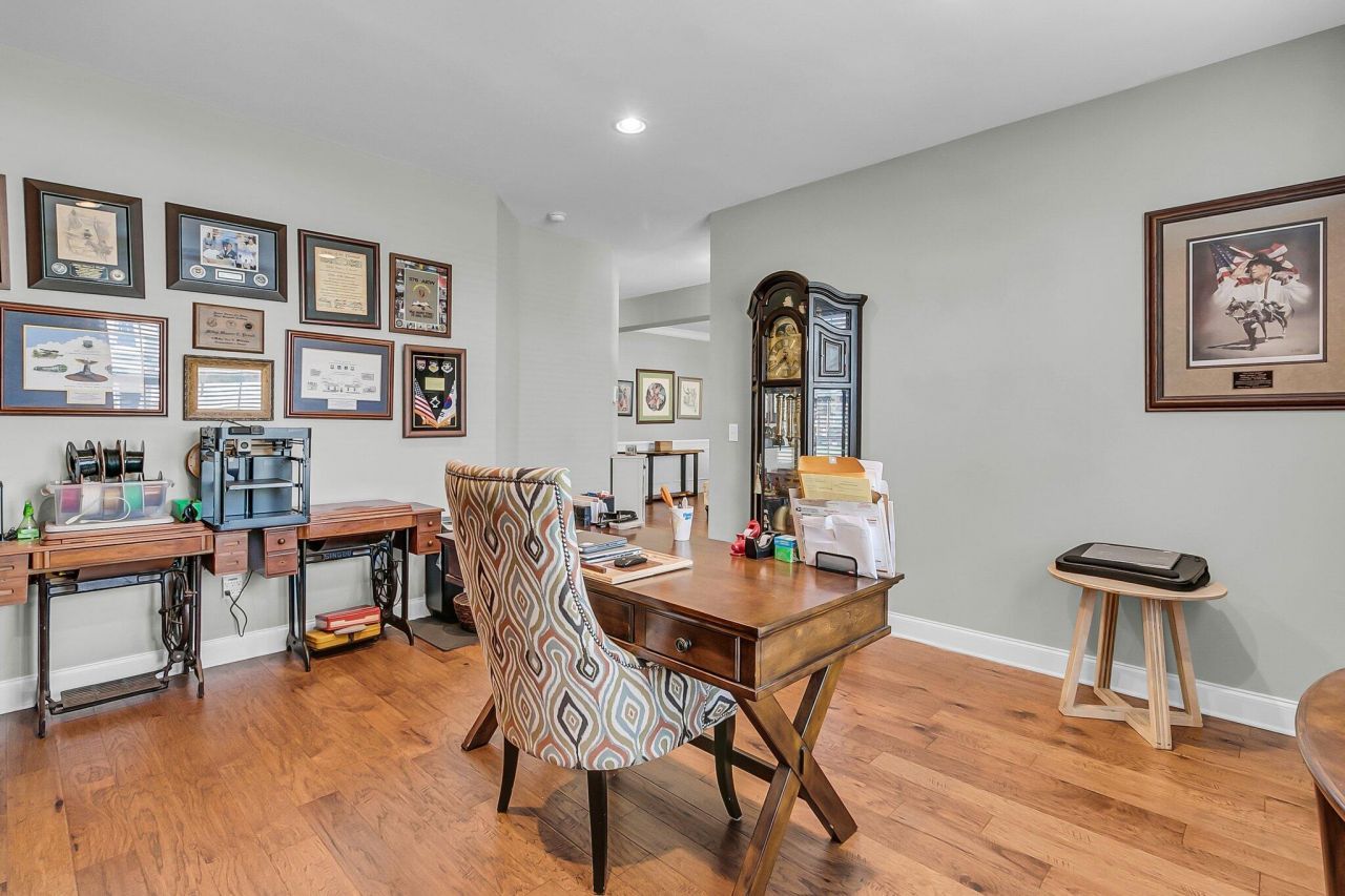 219 Daybreak Boulevard Photo 6