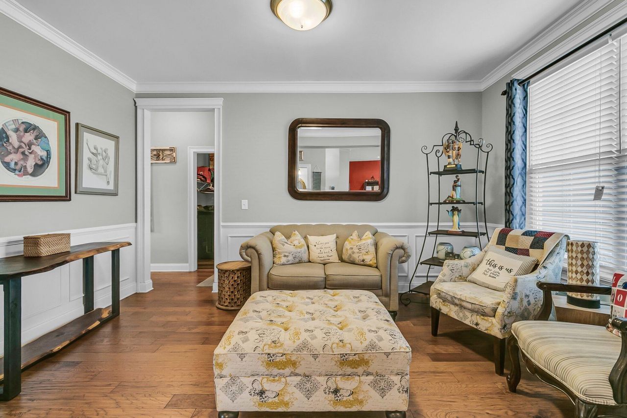 219 Daybreak Boulevard Photo 7