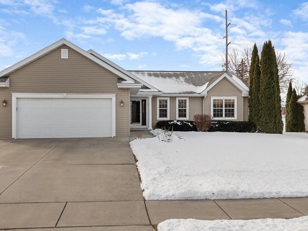 1542 PRIMROSE LANE, Fond Du Lac, WI 54935