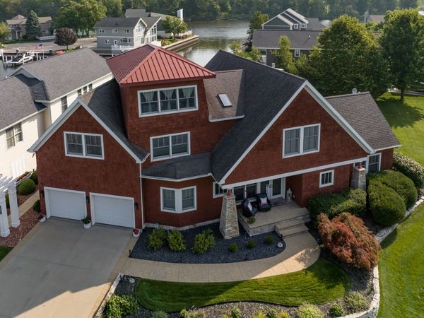 2491 Bay Pointe Drive, St. Joseph, MI 49085