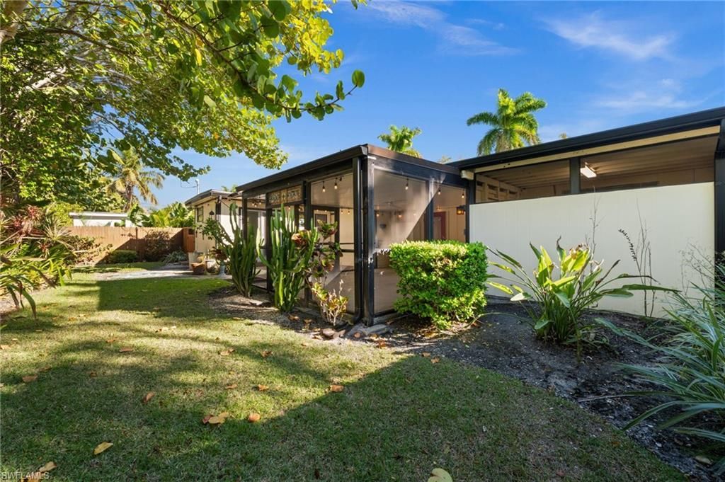 715 10th St N, Naples, FL 34102 Photo