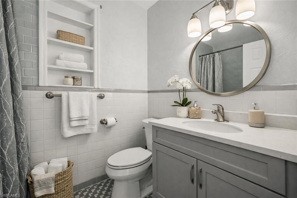 715 10th St N, Naples, FL 34102 Photo