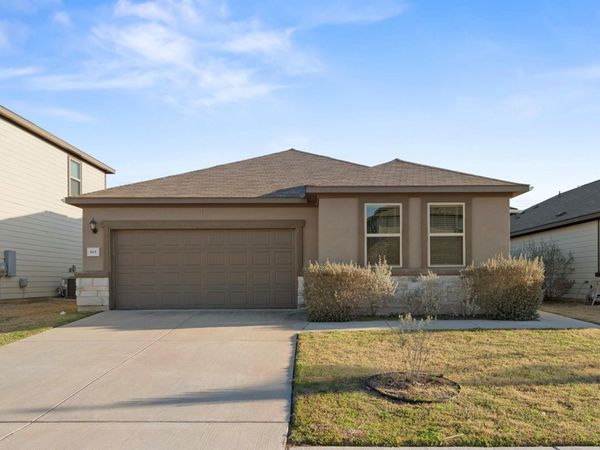 601 Platinum LN, Liberty Hill, TX 78642