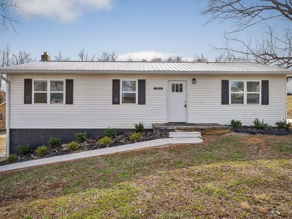 1008 Asberry Dr., Byrdstown, TN 38549