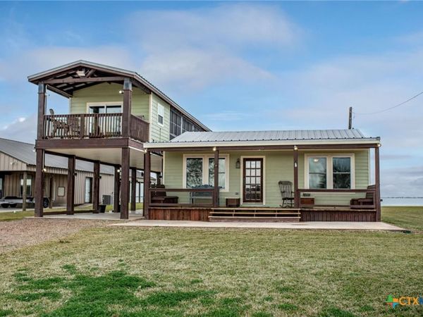 1067 N CR 307, Port Lavaca, TX 77979