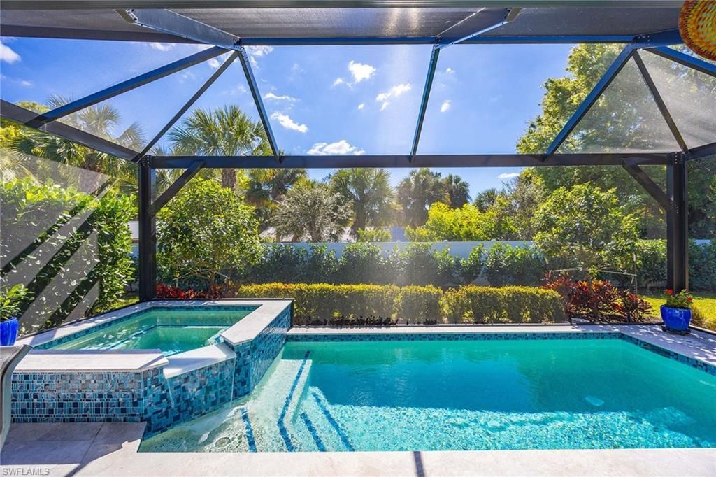 8012 Calle Canovas Ct, Naples, FL 34114 Main Photo