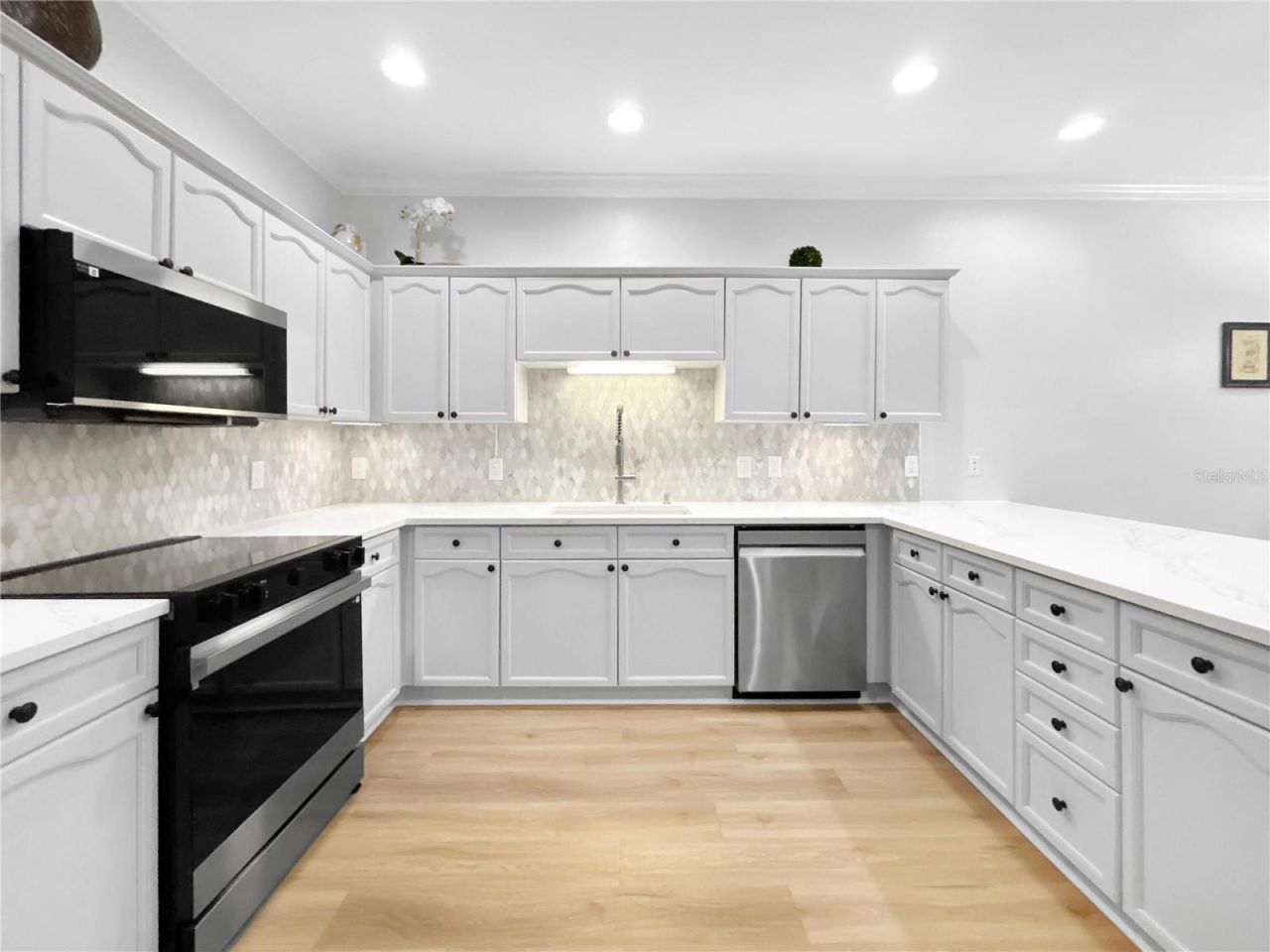 254 Valencia Circle, Saint Petersburg, FL 33716 Photo