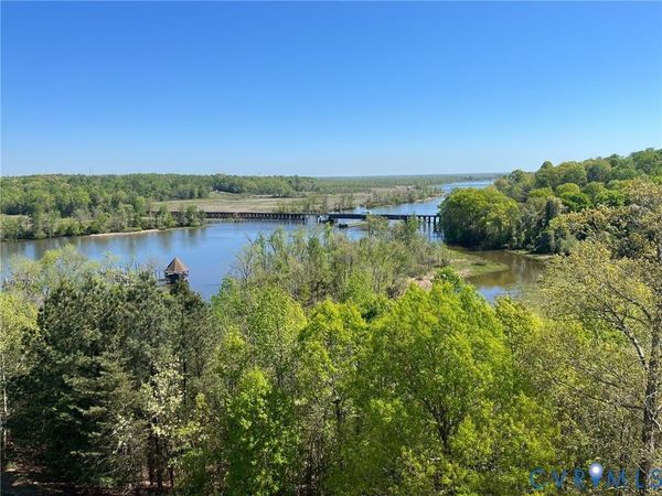 301 Beacon Ridge Drive, Unit 804, Hopewell, VA 23860