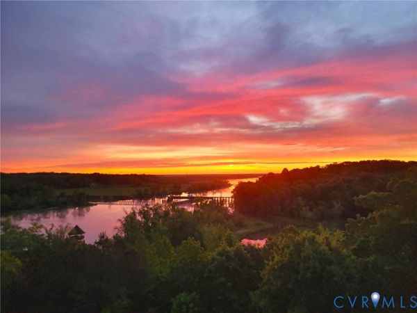 301 Beacon Ridge Drive, Unit 804, Hopewell, VA 23860