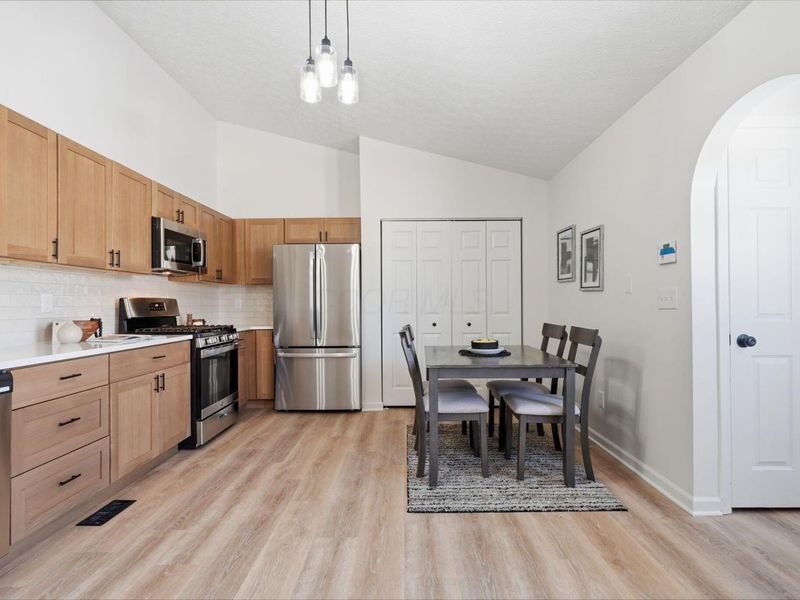 1360 Hafton Woods Drive, Columbus, OH 43204 Photo 10