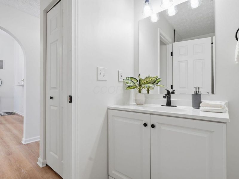 1360 Hafton Woods Drive, Columbus, OH 43204 Photo 36