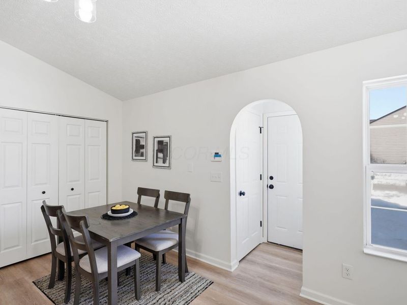 1360 Hafton Woods Drive, Columbus, OH 43204 Photo 8