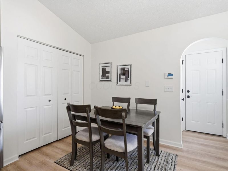 1360 Hafton Woods Drive, Columbus, OH 43204 Photo 9