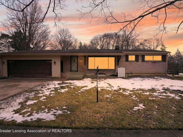 5816 Beuna Parkway, Haslett, MI 48840