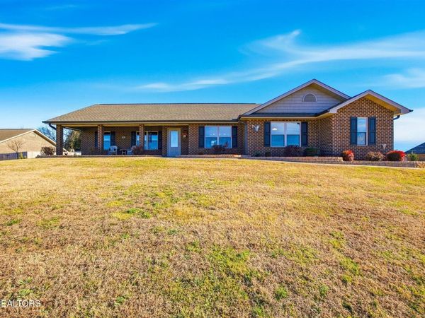 116 Crosslake Lane, Dandridge, TN 37725