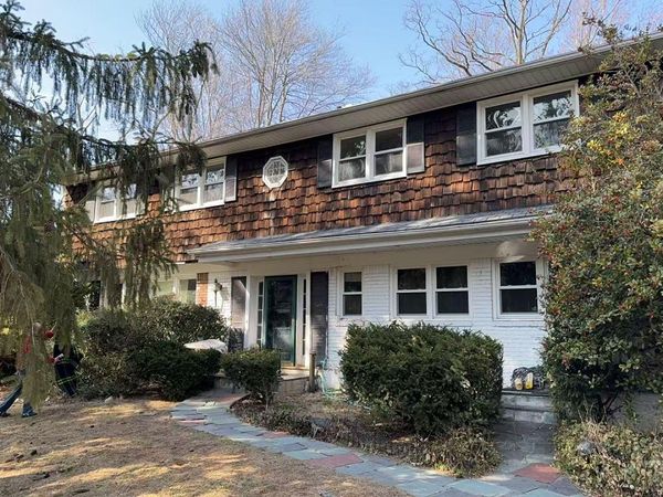 499 Stonytown Road , Manhasset, NY 11030