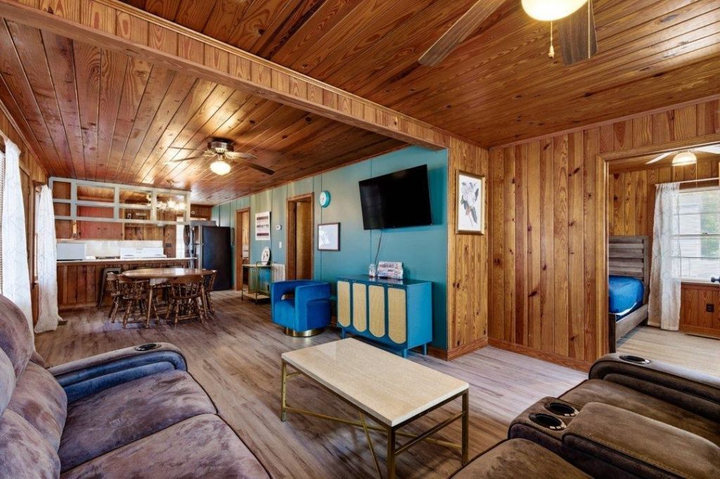 3611 Poinsett St. Photo 5