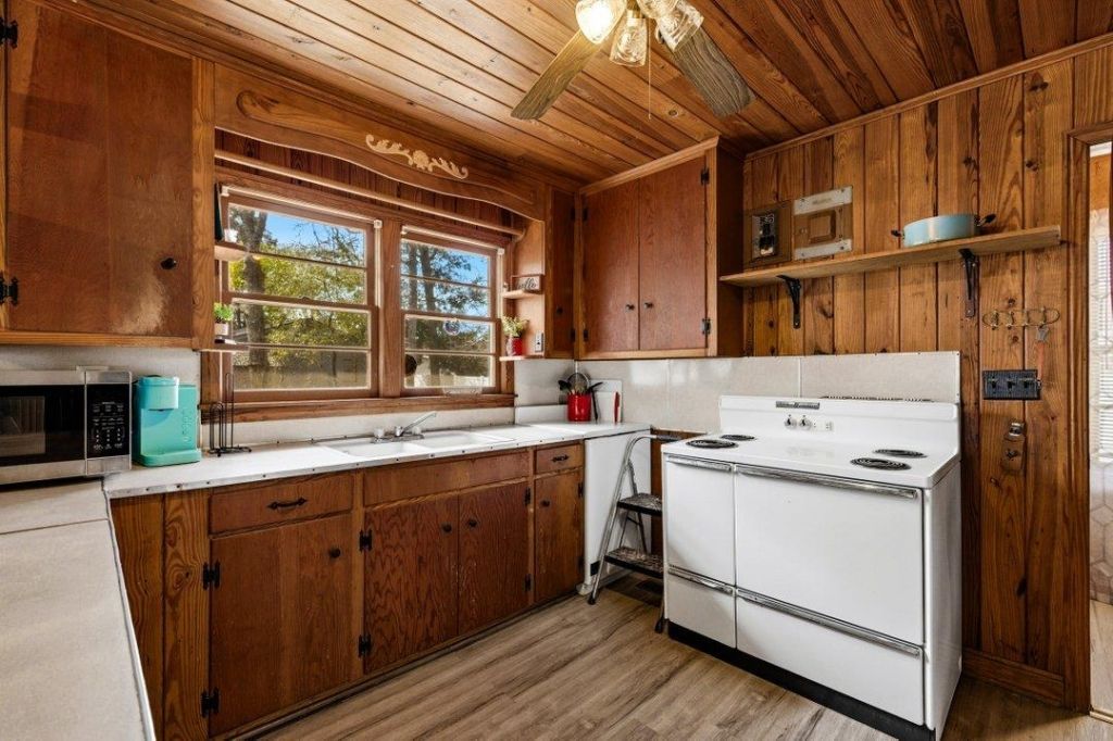 3611 Poinsett St. Photo 9