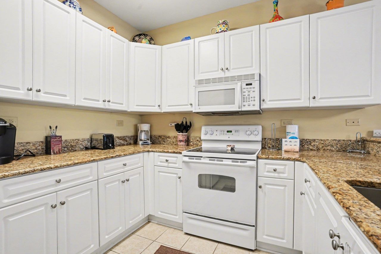 1017 World Tour Blvd. Photo 11