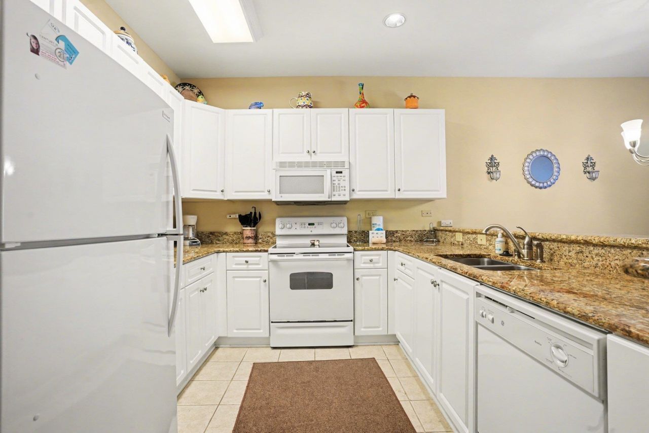 1017 World Tour Blvd. Photo 13