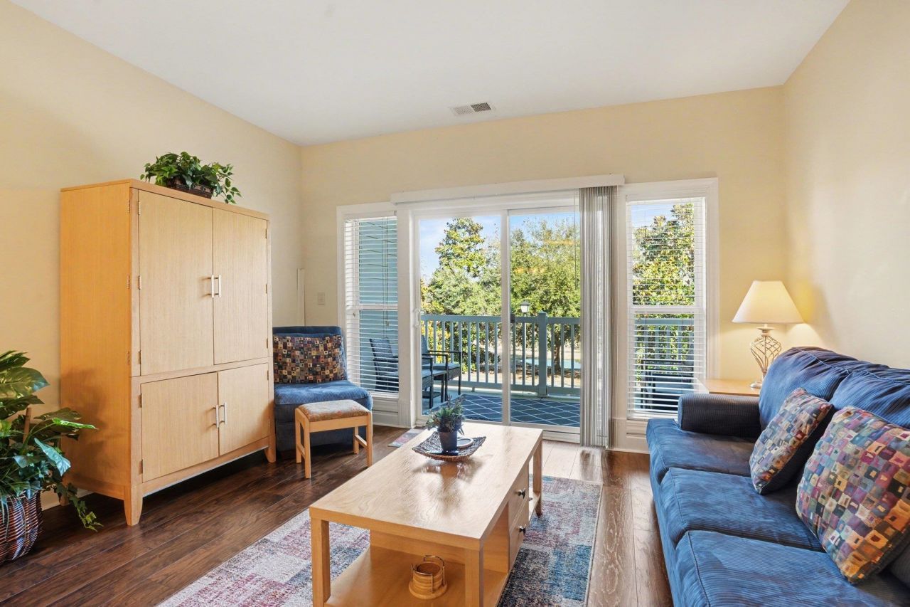 1017 World Tour Blvd. Photo 6