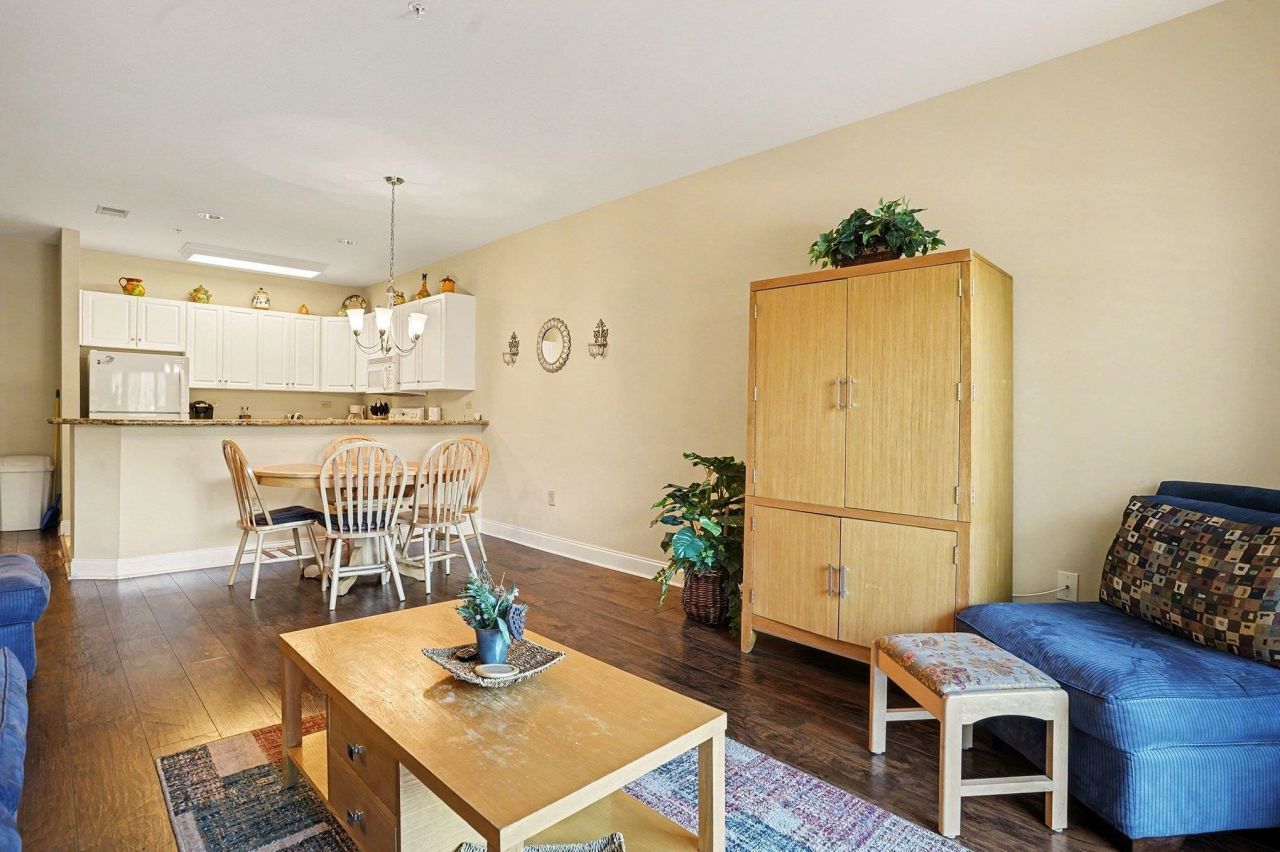 1017 World Tour Blvd. Photo 7