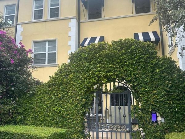 4812 Pine Tree Dr , Unit 105, Miami Beach, FL 33140