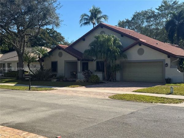3160 Peachtree Circle, Davie, FL 33328