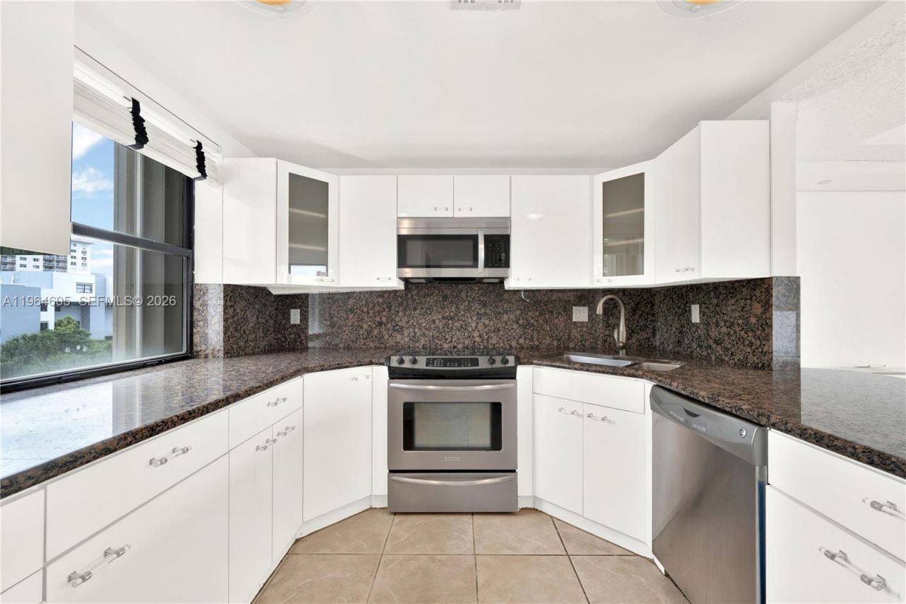 385 Poinciana Dr, Unit 1230, Sunny Isles Beach, FL 33160 Photo