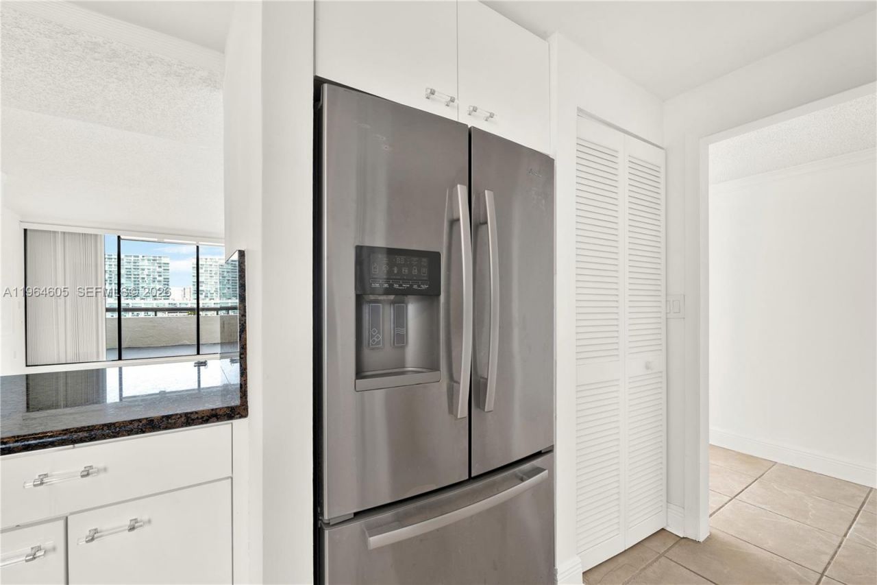 385 Poinciana Dr, Unit 1230, Sunny Isles Beach, FL 33160 Photo