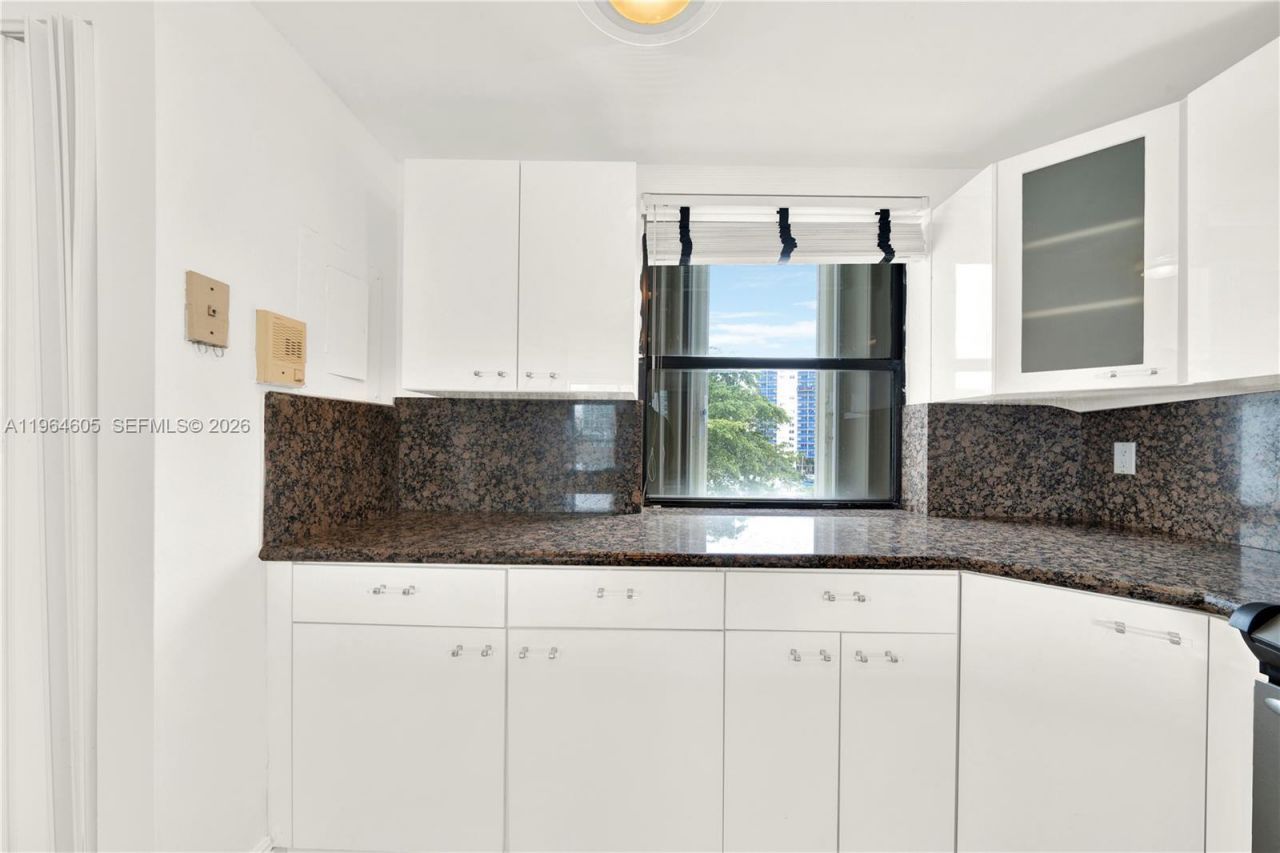 385 Poinciana Dr, Unit 1230, Sunny Isles Beach, FL 33160 Photo