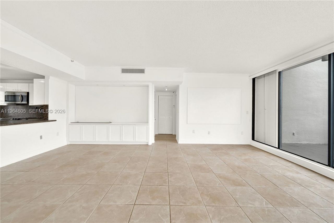 385 Poinciana Dr, Unit 1230, Sunny Isles Beach, FL 33160 Photo