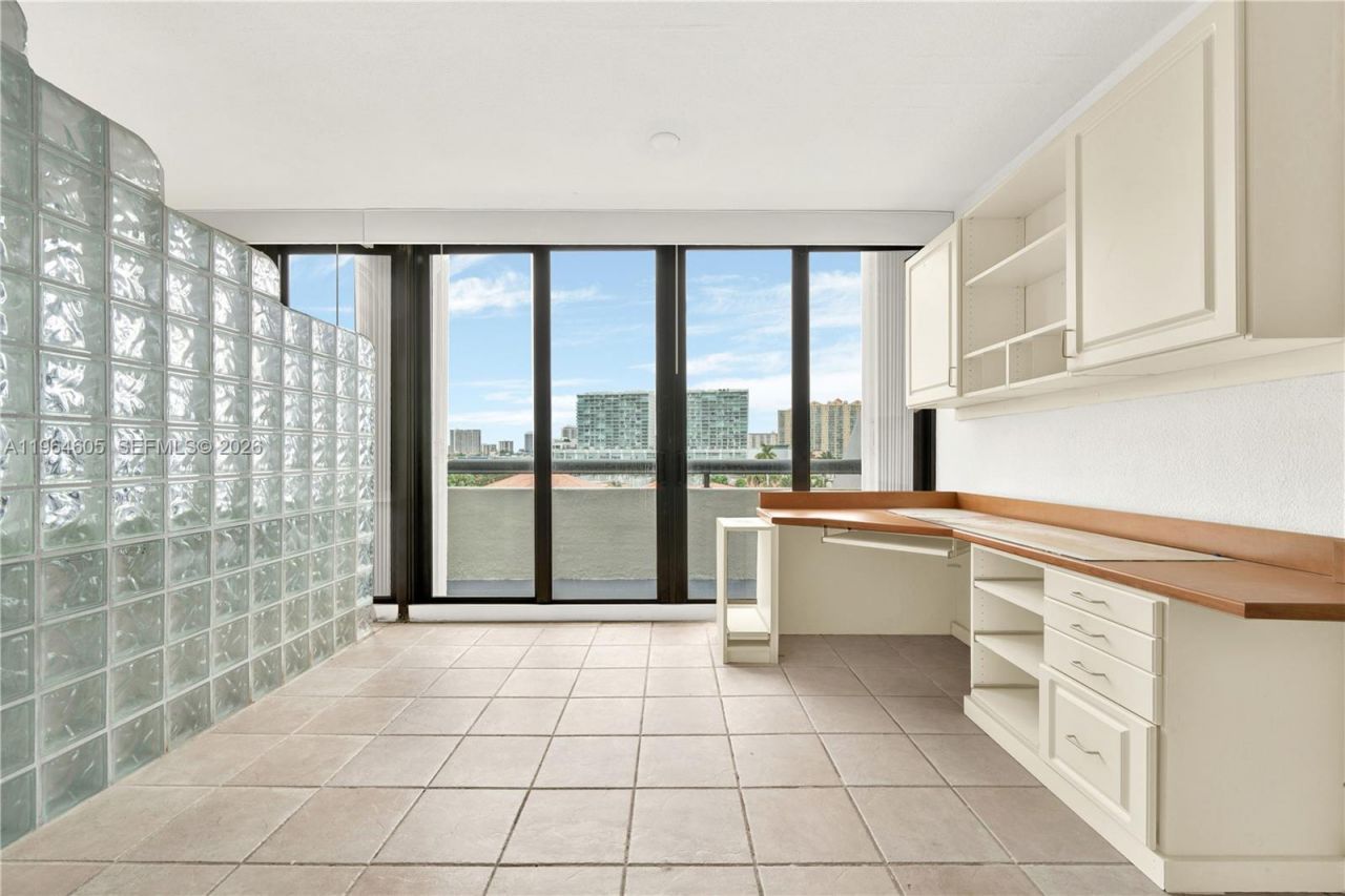 385 Poinciana Dr, Unit 1230, Sunny Isles Beach, FL 33160 Photo