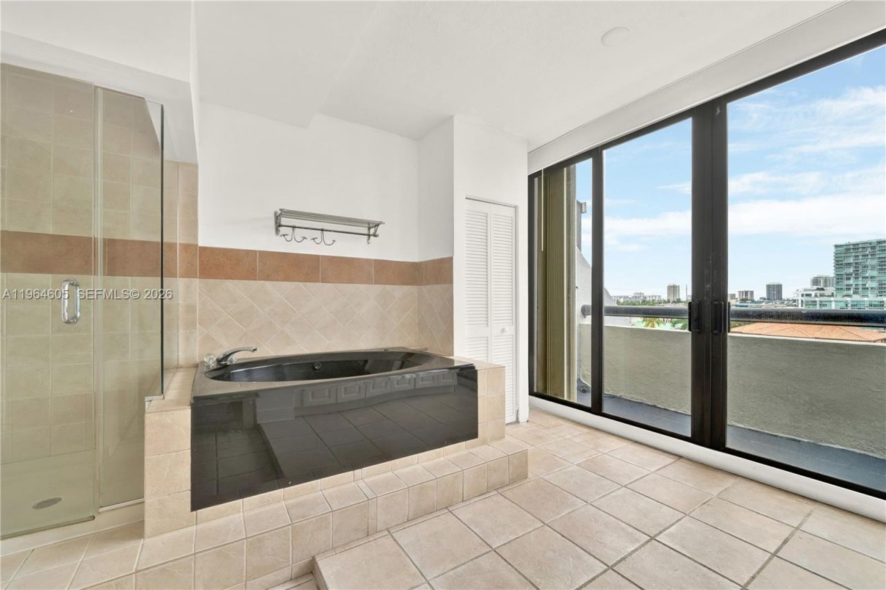 385 Poinciana Dr, Unit 1230, Sunny Isles Beach, FL 33160 Photo