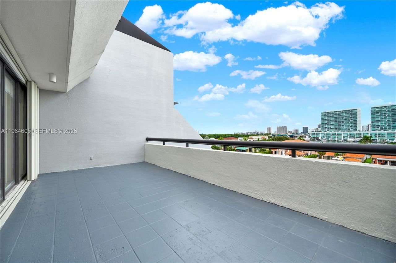 385 Poinciana Dr, Unit 1230, Sunny Isles Beach, FL 33160 Photo