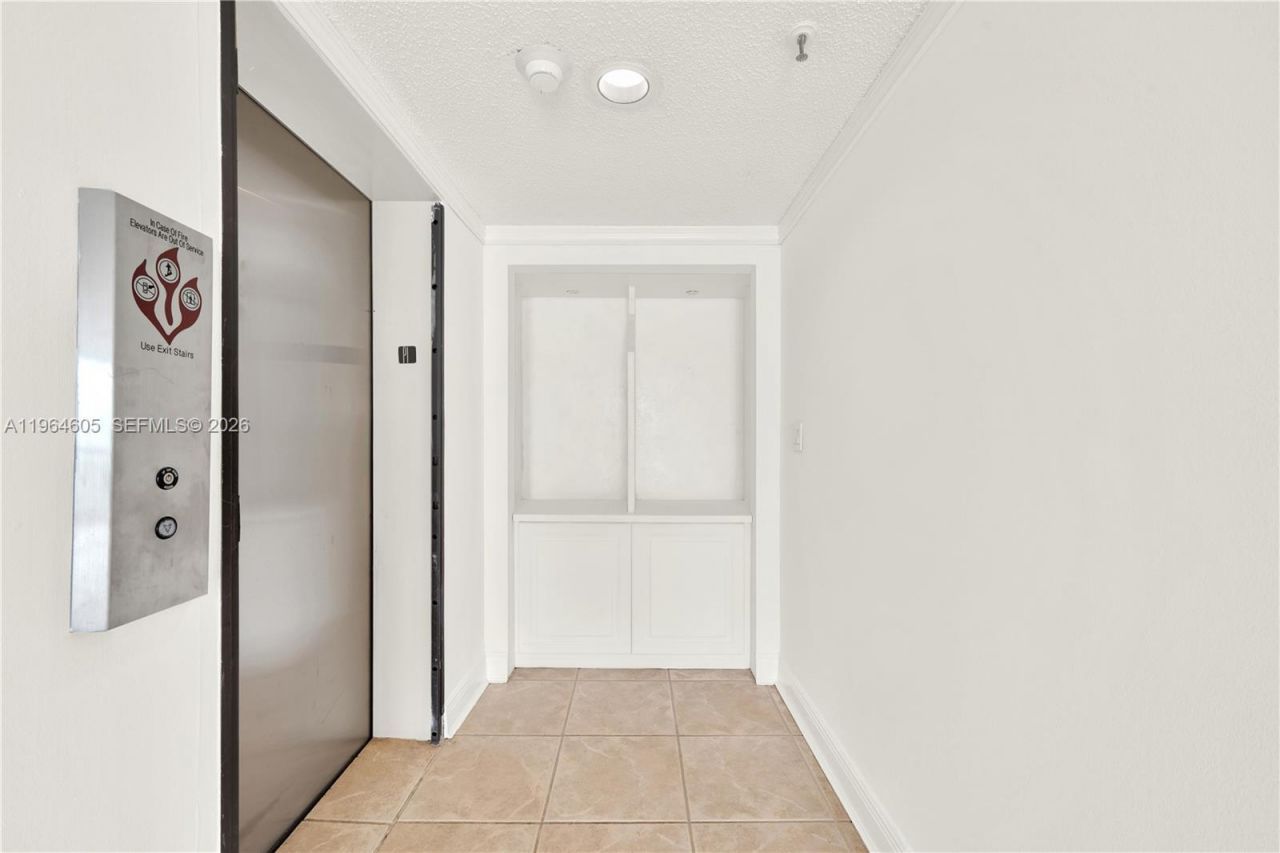 385 Poinciana Dr, Unit 1230, Sunny Isles Beach, FL 33160 Photo