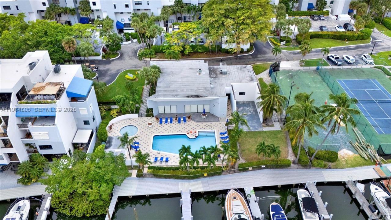 385 Poinciana Dr, Unit 1230, Sunny Isles Beach, FL 33160 Photo