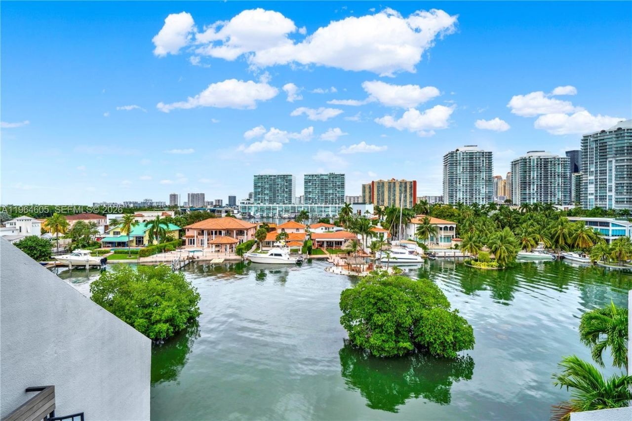 385 Poinciana Dr, Unit 1230, Sunny Isles Beach, FL 33160 Photo